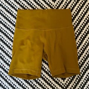 Lululemon Wunder Train High-Rise Short 6”